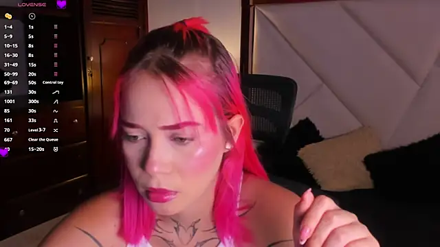 Snapshot of pinkiflame chatting on July 2, 2026, 9:54 pm pinkiflame online show from July 2, 2026, 9:54 pm