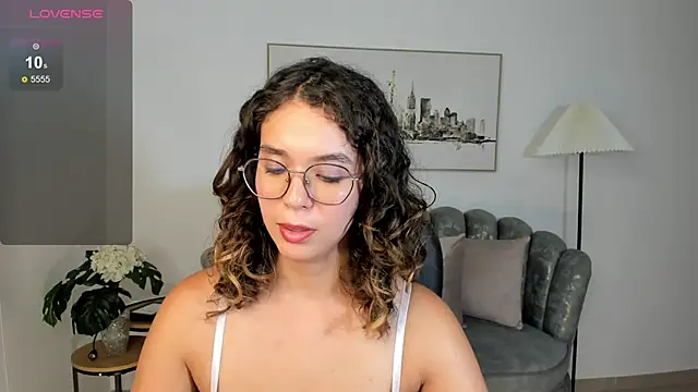 Snapshot of sienna_luxor chatting on May 15, 2026, 11:56 pm sienna luxor online show from May 15, 2026, 11:56 pm