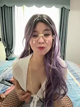 NiNa5203 online show from May 18, 2026, 7:47 am
