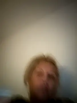 Divineblond online show from November 5, 2025, 5:35 pm