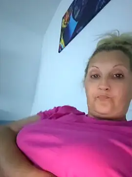 Divineblond online show from June 3, 2026, 10:26 pm