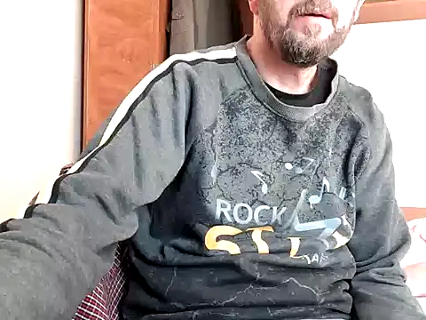 horny800 online show from April 30, 2026, 1:17 pm