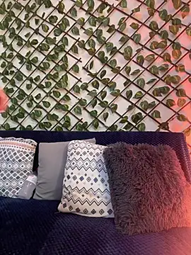 SamiiContreras  online show from April 24, 2026, 11:12 am