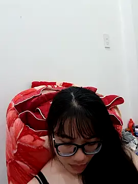  Minaa  online show from April 23, 2026, 7:27 pm