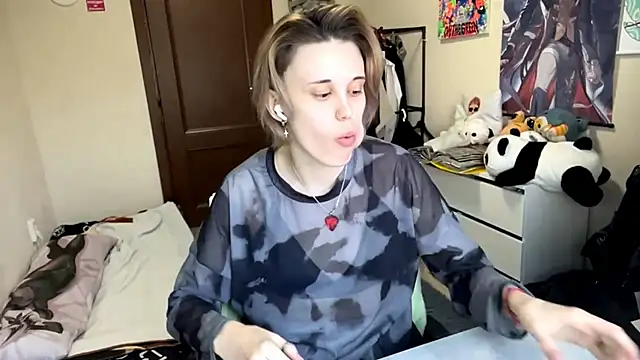 Queen moments  online show from April 23, 2026, 10:14 am