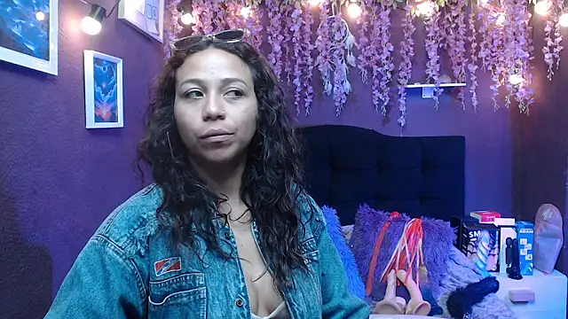 Snapshot of monik299 chatting on May 20, 2026, 1:17 pm monik299 online show from May 20, 2026, 1:17 pm