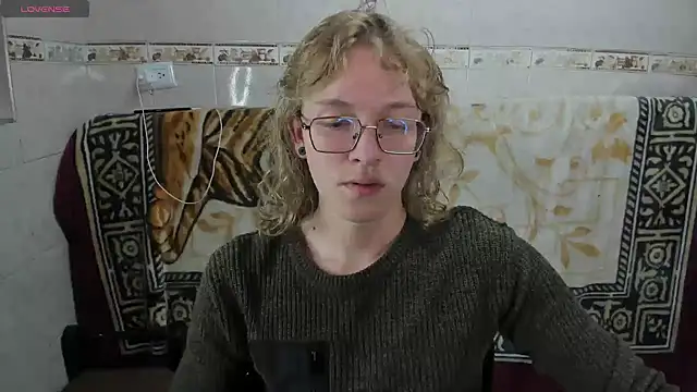 Snapshot of Jinnbooky chatting on June 22, 2026, 7:49 am Jinnbooky online show from June 22, 2026, 7:49 am