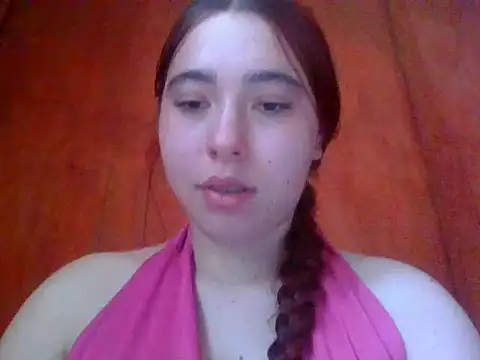 Snapshot of Annisof chatting on April 27, 2026, 6:39 pm Annisof online show from April 27, 2026, 6:39 pm