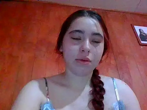 Snapshot of Annisof chatting on April 30, 2026, 11:27 am Annisof online show from April 30, 2026, 11:27 am
