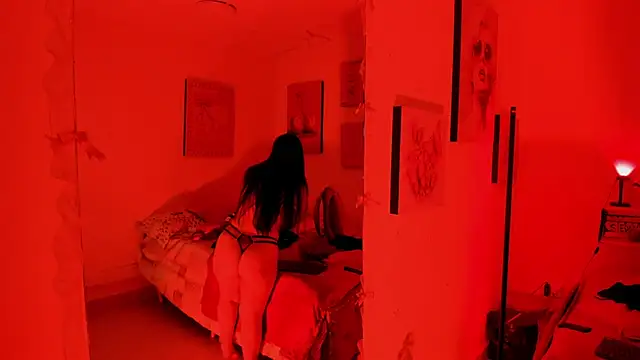 Snapshot of EmmyCastillo chatting on June 4, 2026, 3:34 am EmmyCastillo online show from June 4, 2026, 3:34 am