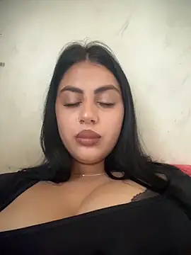 Snapshot of LilyLovell chatting on May 18, 2026, 1:06 pm LilyLovell online show from May 18, 2026, 1:06 pm