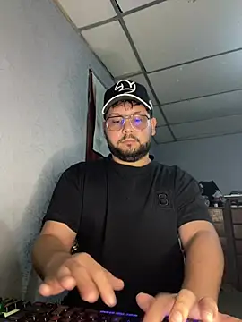 sexy men22cm online show from June 5, 2026, 1:56 am