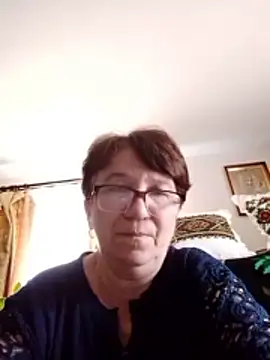 KetQueen101 online show from April 30, 2026, 11:49 am