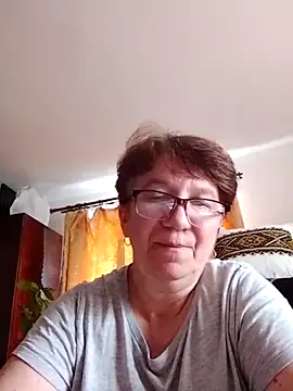 KetQueen101 online show from May 11, 2026, 2:45 pm