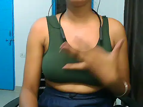 Snapshot of ur_sassypriya chatting on June 18, 2026, 4:33 pm ur sassypriya online show from June 18, 2026, 4:33 pm