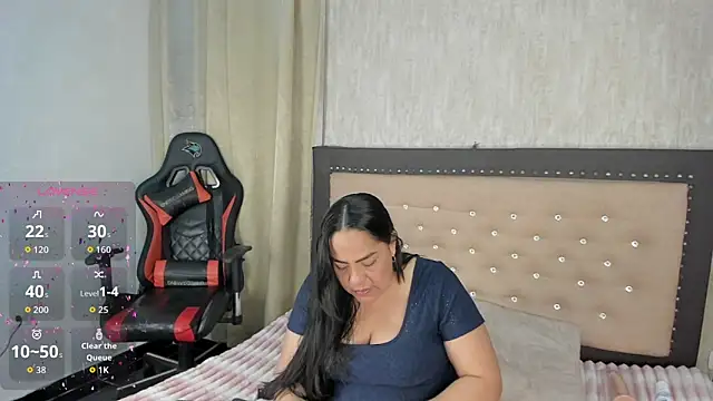 Zoedeleon online show from June 11, 2026, 7:23 pm