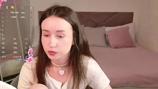 AliceLidelle online show from May 14, 2026, 9:49 am