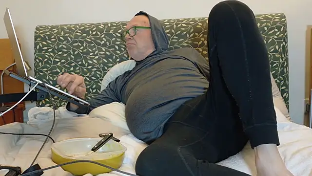 Snapshot of KinkCentral chatting on May 19, 2026, 8:37 pm KinkCentral online show from May 19, 2026, 8:37 pm