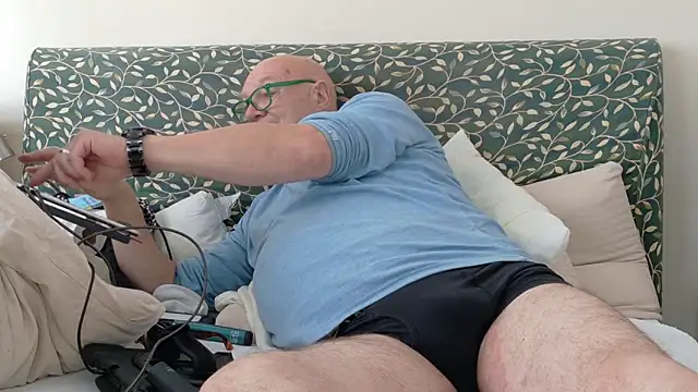 Snapshot of KinkCentral chatting on May 22, 2026, 8:10 am KinkCentral online show from May 22, 2026, 8:10 am