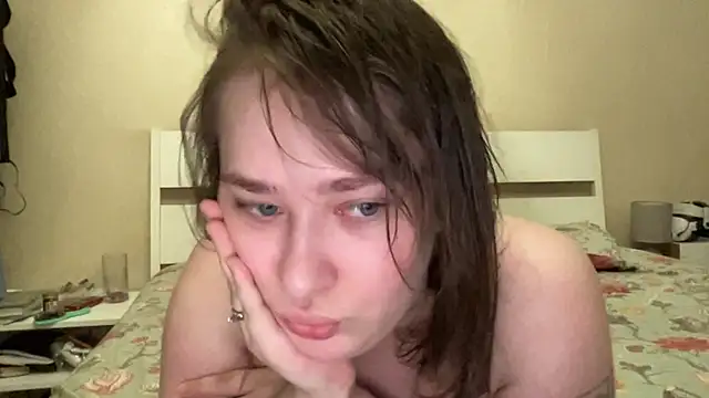 Snapshot of BettyRussian chatting on June 18, 2026, 3:38 pm BettyRussian online show from June 18, 2026, 3:38 pm