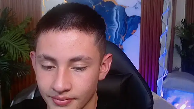 Snapshot of Andres_Tay chatting on May 2, 2026, 2:38 am Andres Tay online show from May 2, 2026, 2:38 am