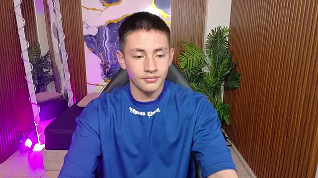 Snapshot of Andres_Tay chatting on May 26, 2026, 2:40 am Andres Tay online show from May 26, 2026, 2:40 am