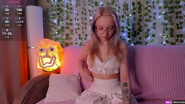  CloudNine  online show from April 26, 2026, 2:09 am