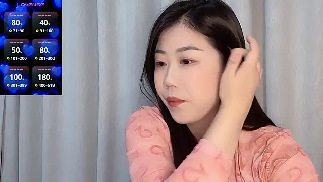 F-Yuwei online show from April 26, 2026, 12:47 pm