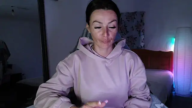 missydiorr10 online show from May 13, 2026, 10:23 am