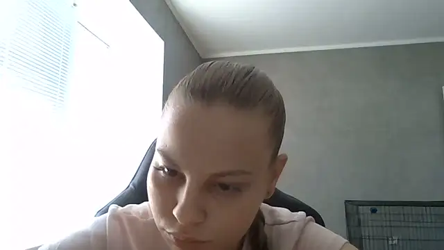 Snapshot of _Linsyy_ee_ chatting on June 12, 2026, 8:57 am Linsyy ee online show from June 12, 2026, 8:57 am