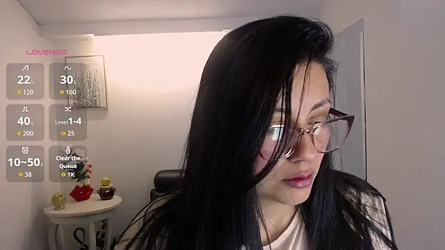 Snapshot of Valeri_bj chatting on May 2, 2026, 9:53 pm Valeri bj online show from May 2, 2026, 9:53 pm