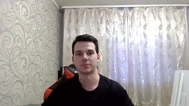 gwinbladee online show from April 24, 2026, 11:07 pm