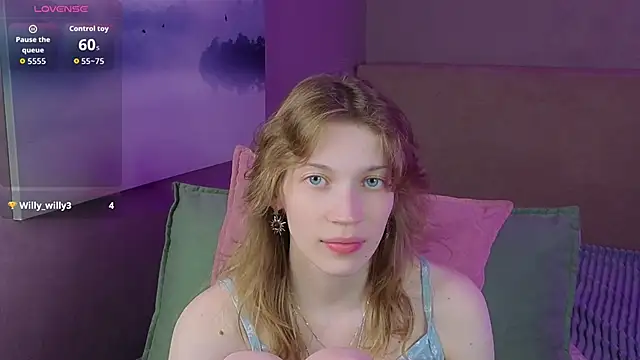 Snapshot of Emily_Cartex chatting on June 16, 2026, 5:43 am Emily Cartex online show from June 16, 2026, 5:43 am