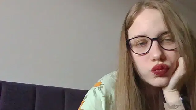 Virelia mm online show from April 30, 2026, 7:04 am