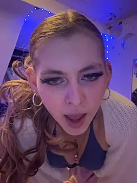 Lina-420 online show from May 27, 2026, 6:16 pm
