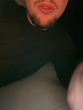 hotzero online show from April 28, 2026, 3:22 am