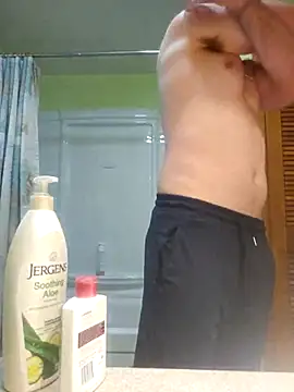 Snapshot of Jaylovski96 chatting on May 12, 2026, 4:37 pm Jaylovski96 online show from May 12, 2026, 4:37 pm