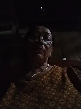 Snapshot of mouth22 chatting on July 4, 2026, 10:54 am mouth22 online show from July 4, 2026, 10:54 am