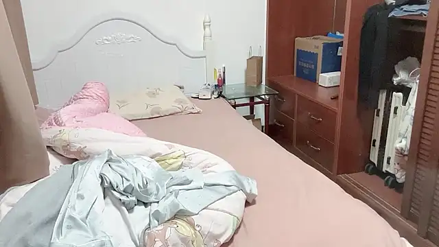 XIAOnaimao-001 online show from May 5, 2026, 6:10 am