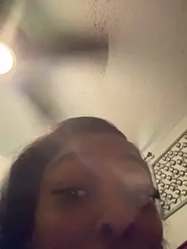 Snapshot of niketechfreak chatting on May 15, 2026, 3:52 pm niketechfreak online show from May 15, 2026, 3:52 pm