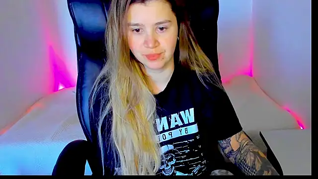 Snapshot of Natali_Secret chatting on May 3, 2026, 1:28 pm Natali Secret online show from May 3, 2026, 1:28 pm