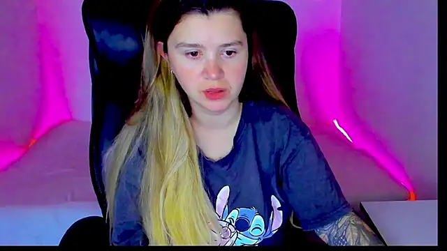 Snapshot of Natali_Secret chatting on June 12, 2026, 4:17 pm Natali Secret online show from June 12, 2026, 4:17 pm
