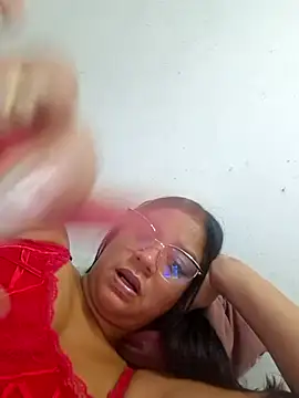 zoehot07 online show from May 8, 2026, 6:19 am