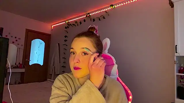 TrixyPaw online show from April 28, 2026, 8:41 am