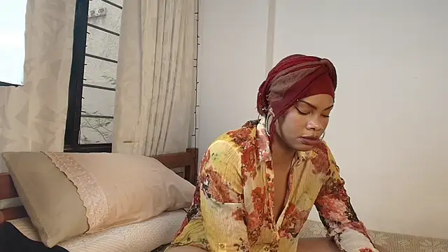 Snapshot of Reve_Damour chatting on June 6, 2026, 7:29 pm Reve Damour online show from June 6, 2026, 7:29 pm