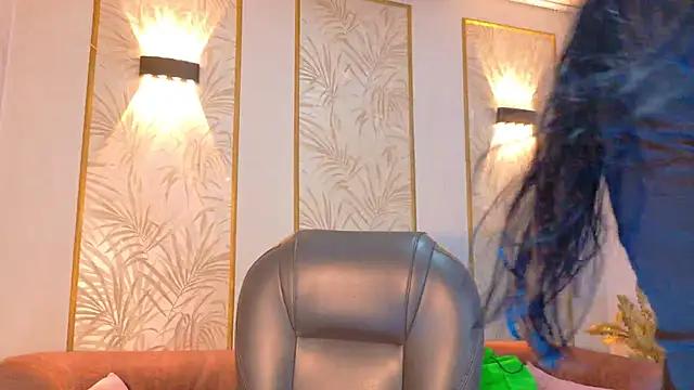 Snapshot of Dalila_5 chatting on June 4, 2026, 7:20 pm Dalila 5 online show from June 4, 2026, 7:20 pm