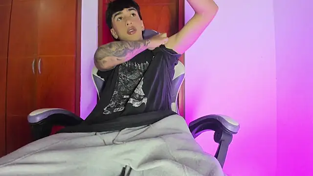 Snapshot of suguru_getto chatting on July 8, 2026, 2:16 am suguru getto online show from July 8, 2026, 2:16 am