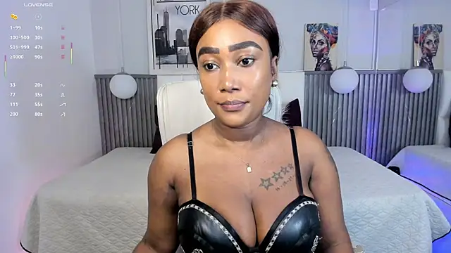 Snapshot of alessia_anderson chatting on April 21, 2026, 5:50 pm alessia anderson online show from April 21, 2026, 5:50 pm