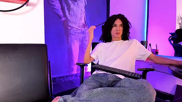anddy hugecock online show from July 7, 2026, 7:29 pm