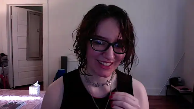 Snapshot of AnnywnBelle chatting on May 5, 2026, 10:07 pm AnnywnBelle online show from May 5, 2026, 10:07 pm